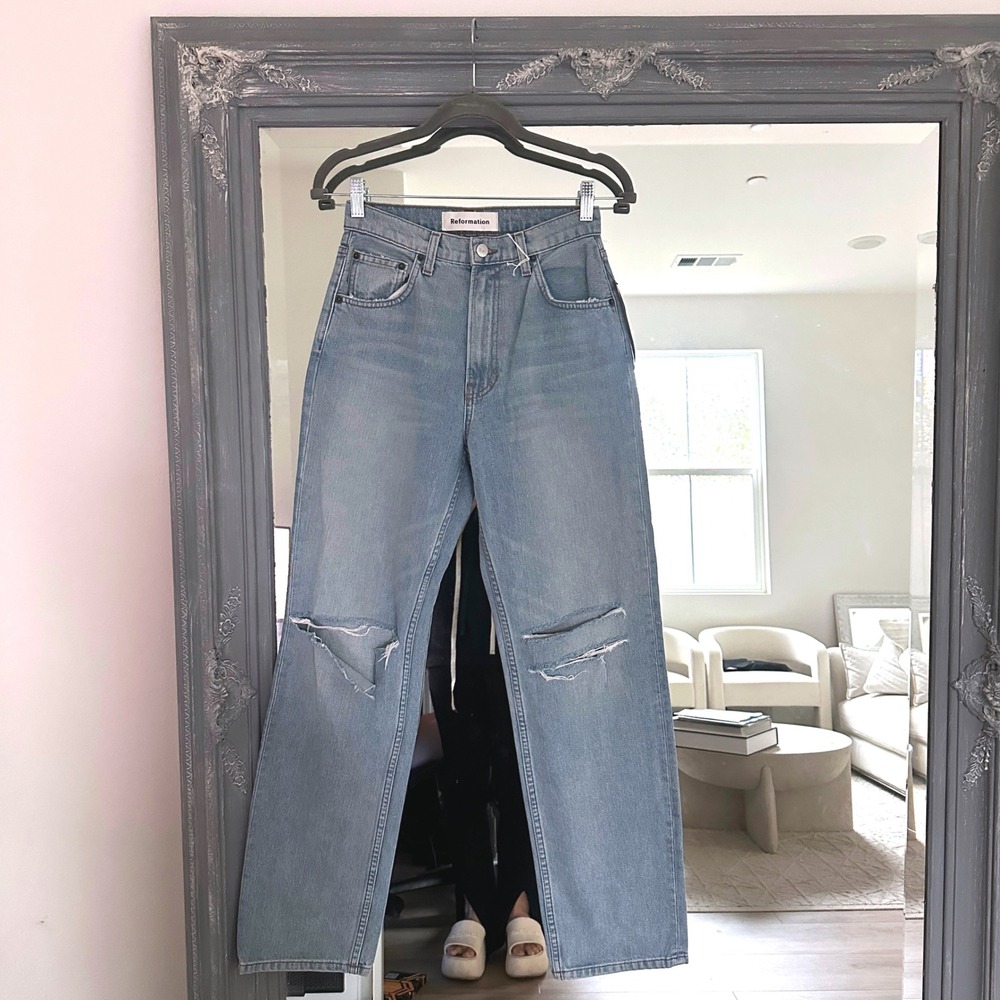 NWT Reformation Dawson Relaxed Jean Skye Destroyed Light Wash Denim Jeans 25 - Picture 4 of 10
